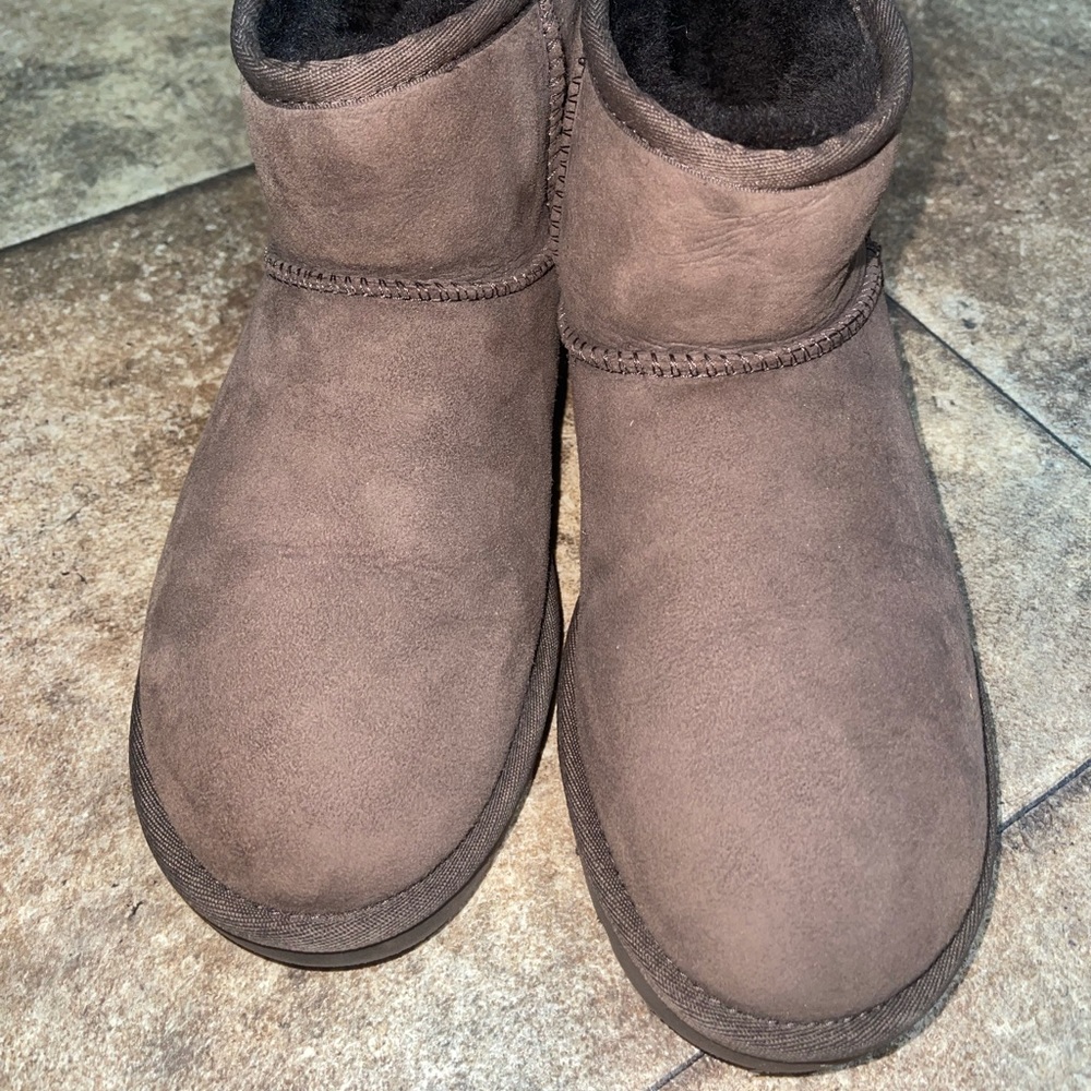 Ugg